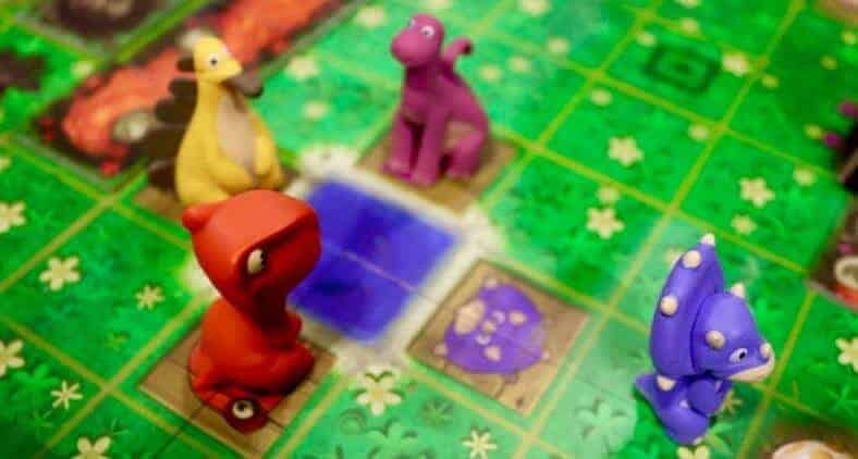 SOS Dino board game