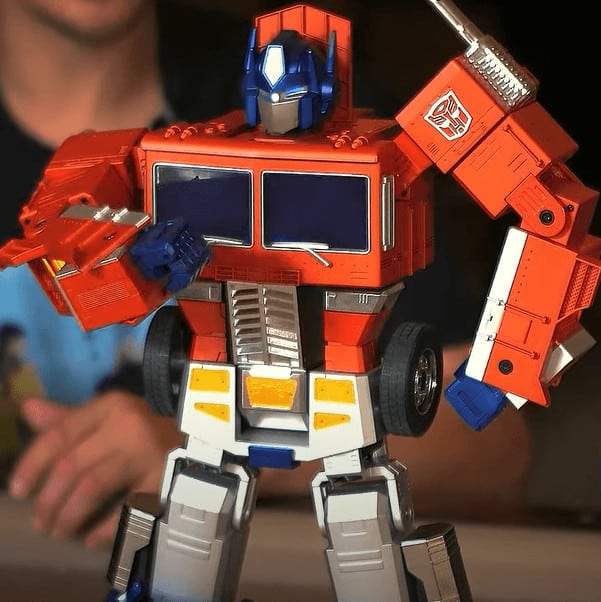 Transformers come to life: This $700 Optimus Prime does everything,  including transform, by itself - CNET