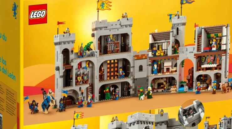 LEGO Lions Castle feature